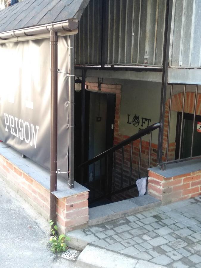 Hostel Lviv Loft Prison Exterior foto